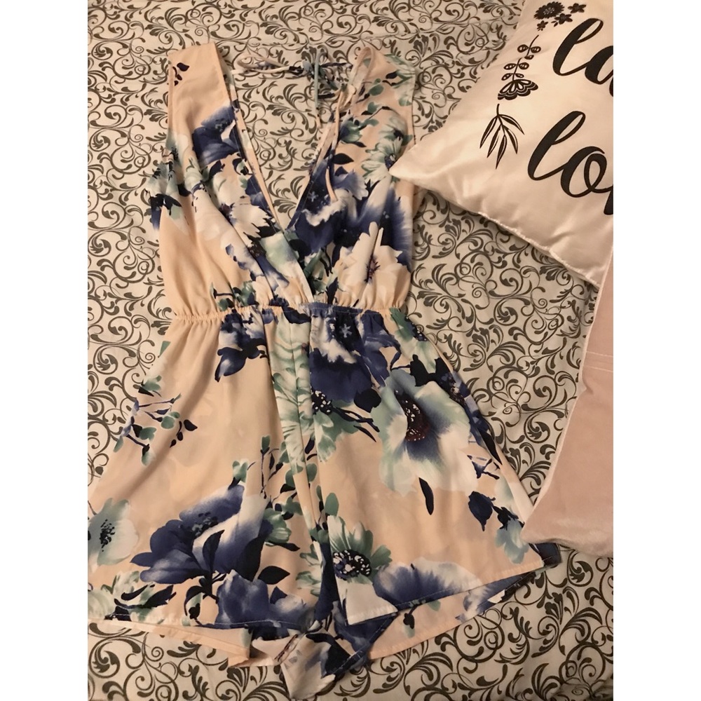 FLORAL PRINT BLUSH ROMPER 💐